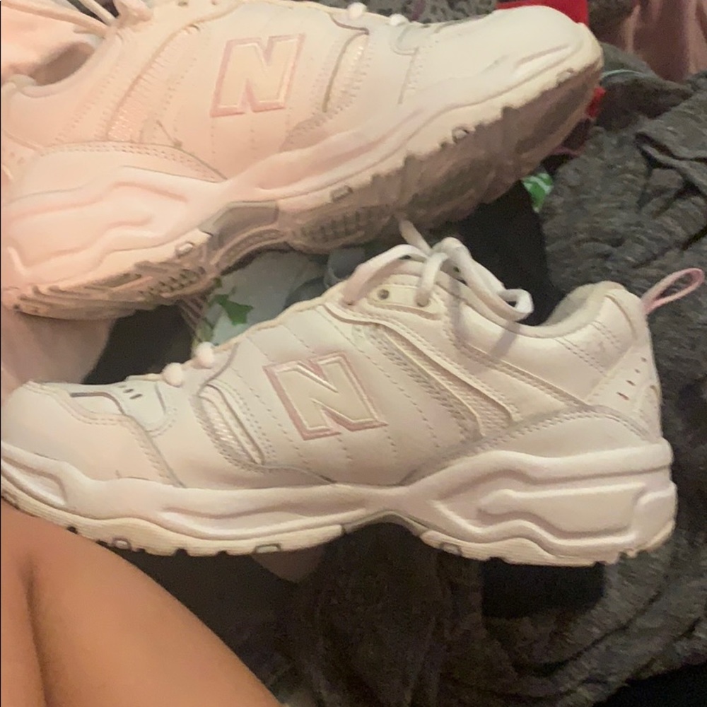 new balance chunky-ish shoes